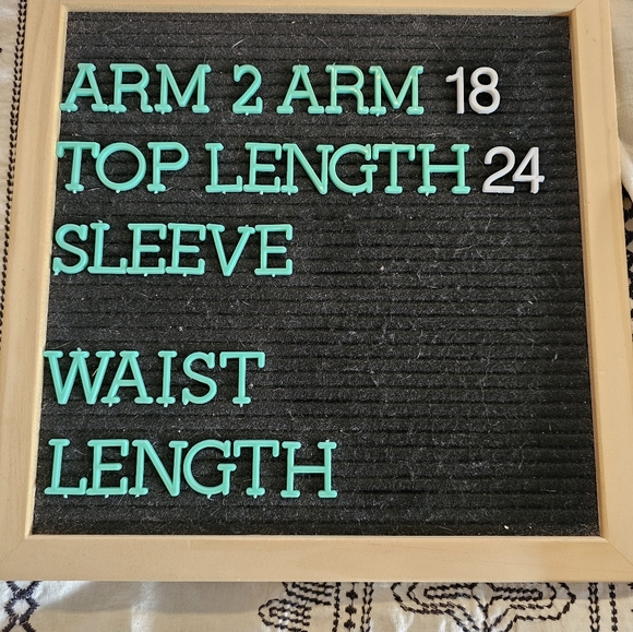 Michael Kors women's black ruffle front tank top size 8P - Picture 2 of 13